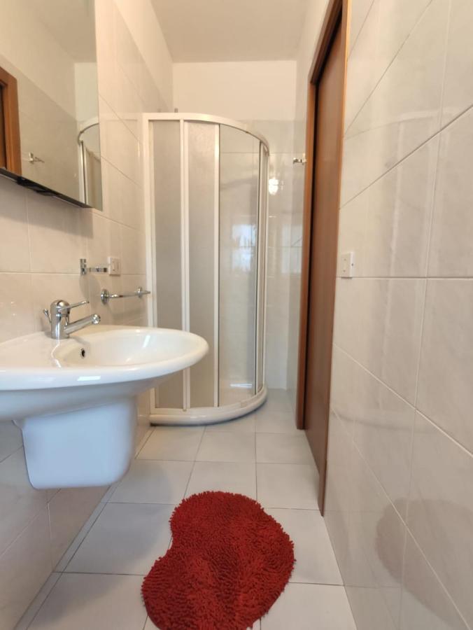 Bafile 18 - Piazza Marconi - - 50 Mt Dal Mare Apartamento